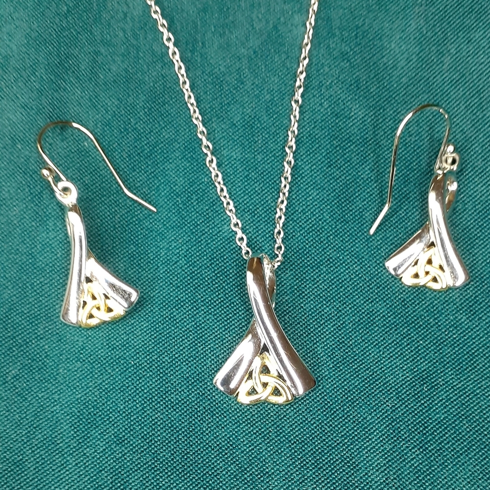 ⚡️SOLD⚡️- ShanOre Ireland Celtic Pendant Earrings Set (EUC)
